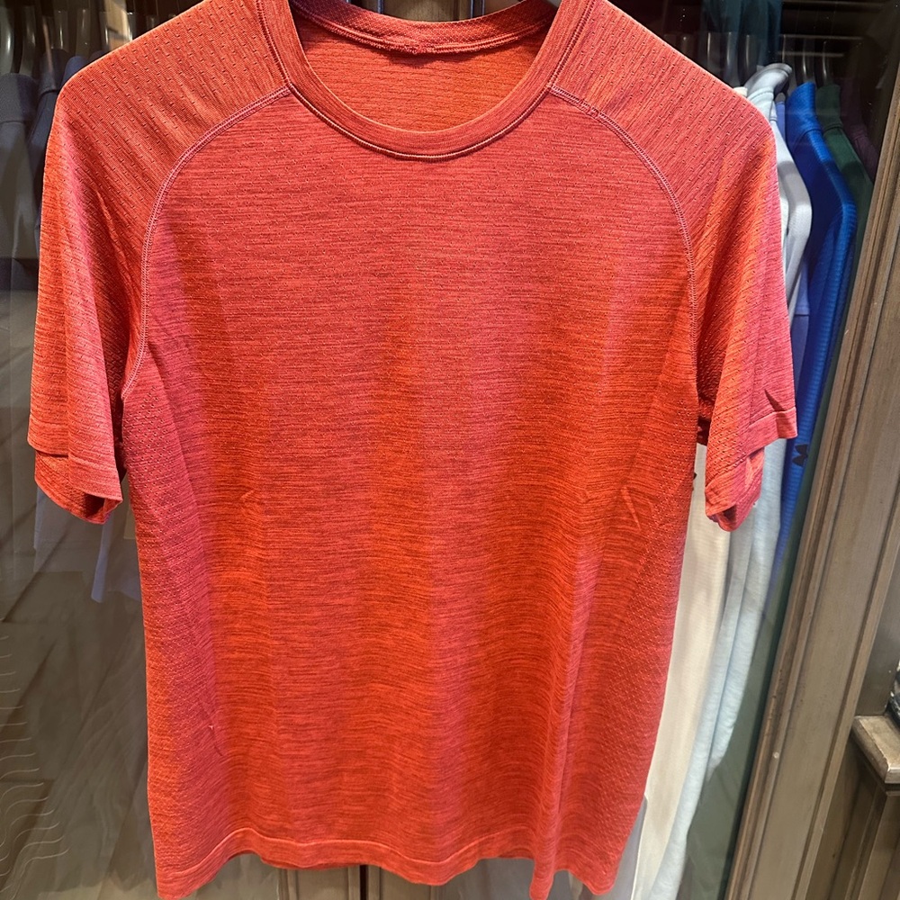 COPY - Mens Lululemon Metal Tech Vent t-shirt M